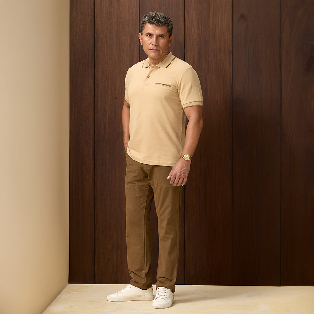 POLO MANGA CORTA PIQUE CUELLO BOX CON TIPPING EN MANGAS BEIGE