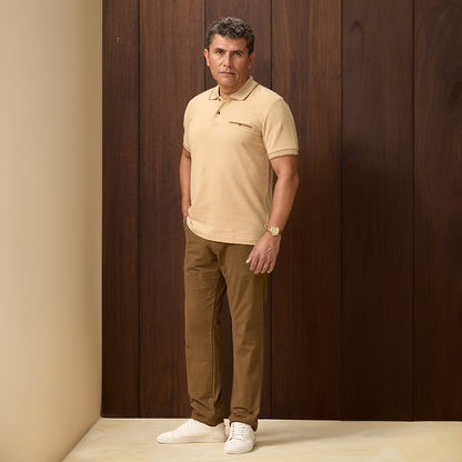 POLO MANGA CORTA PIQUE CUELLO BOX CON TIPPING EN MANGAS BEIGE