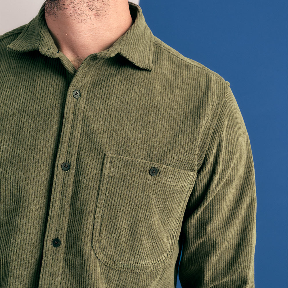 CAMISA CORDUROY CUELLO SPREAD REGULAR FIT VERDE MILITAR