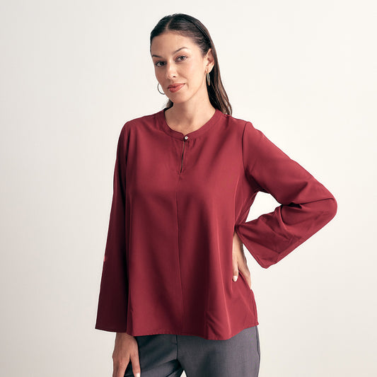 BLUSA MANGA LARGA SEDA ESCOTE LAGRIMA CON BOTON GRANATE