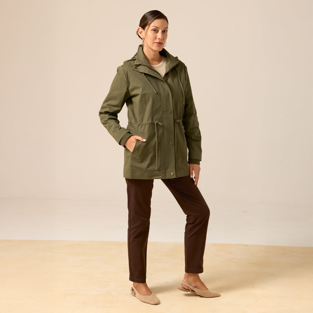 PARKA DRILL CON CAPUCHA REMOVIBLE VERDE MILITAR
